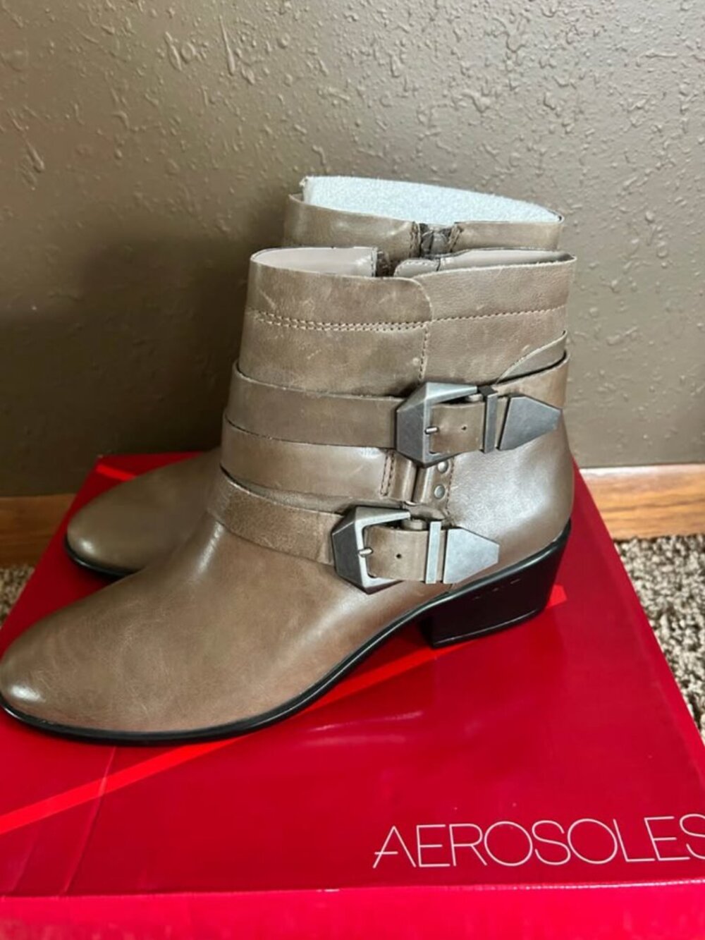 AEROSOLES Leather Ankle Boots with Buckles brown gray size 8.5 NEW